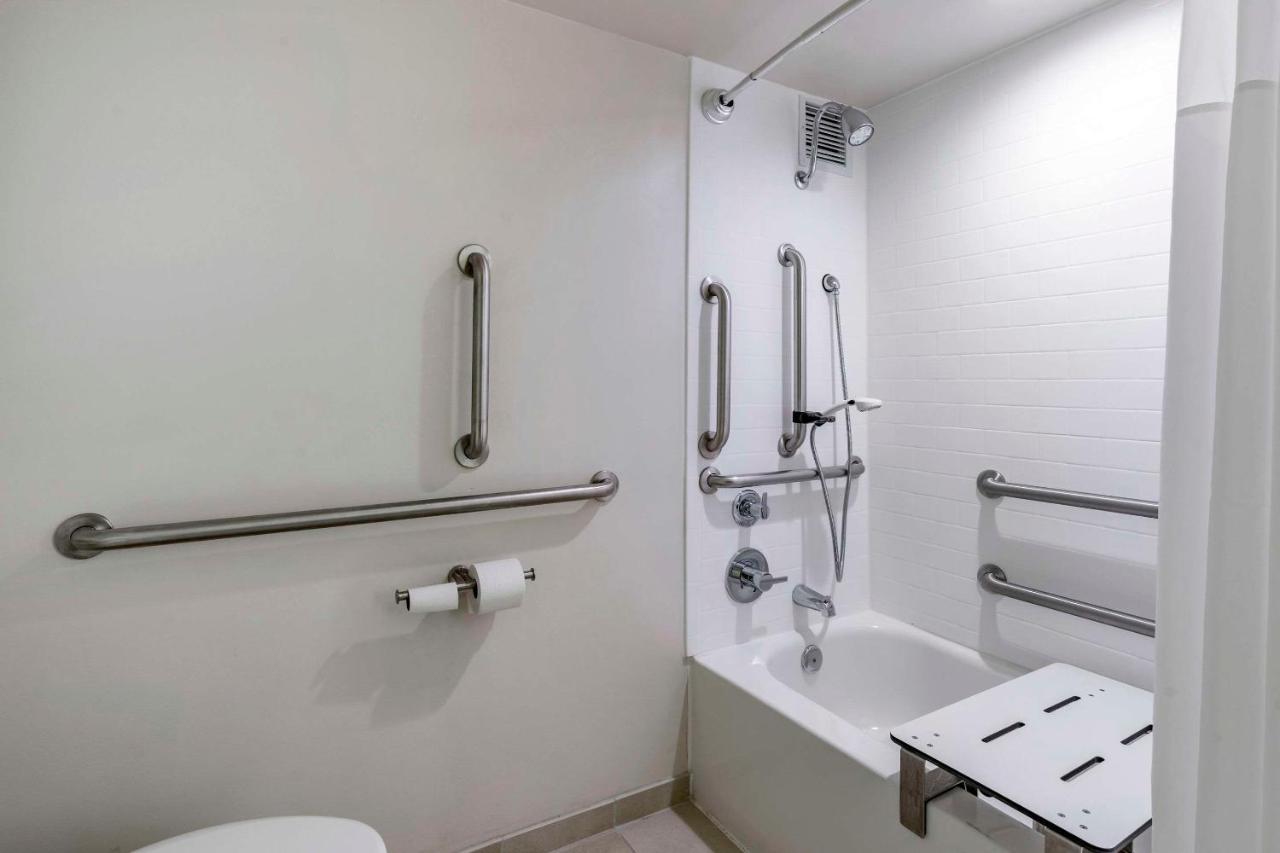 Quality Inn Lexington -Horse Park Luaran gambar