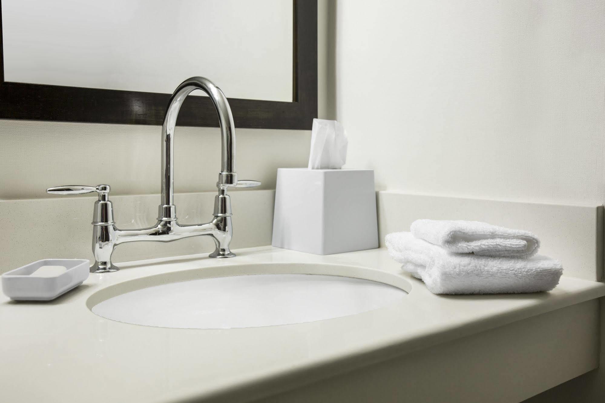 Quality Inn Lexington -Horse Park Luaran gambar